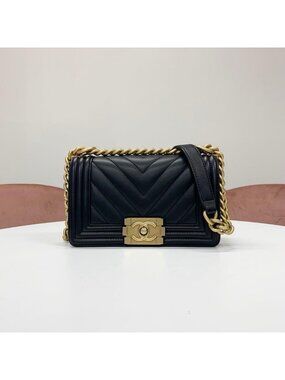 Chanel Boy 20 Lambskin CC Logo Small Stitch Bag